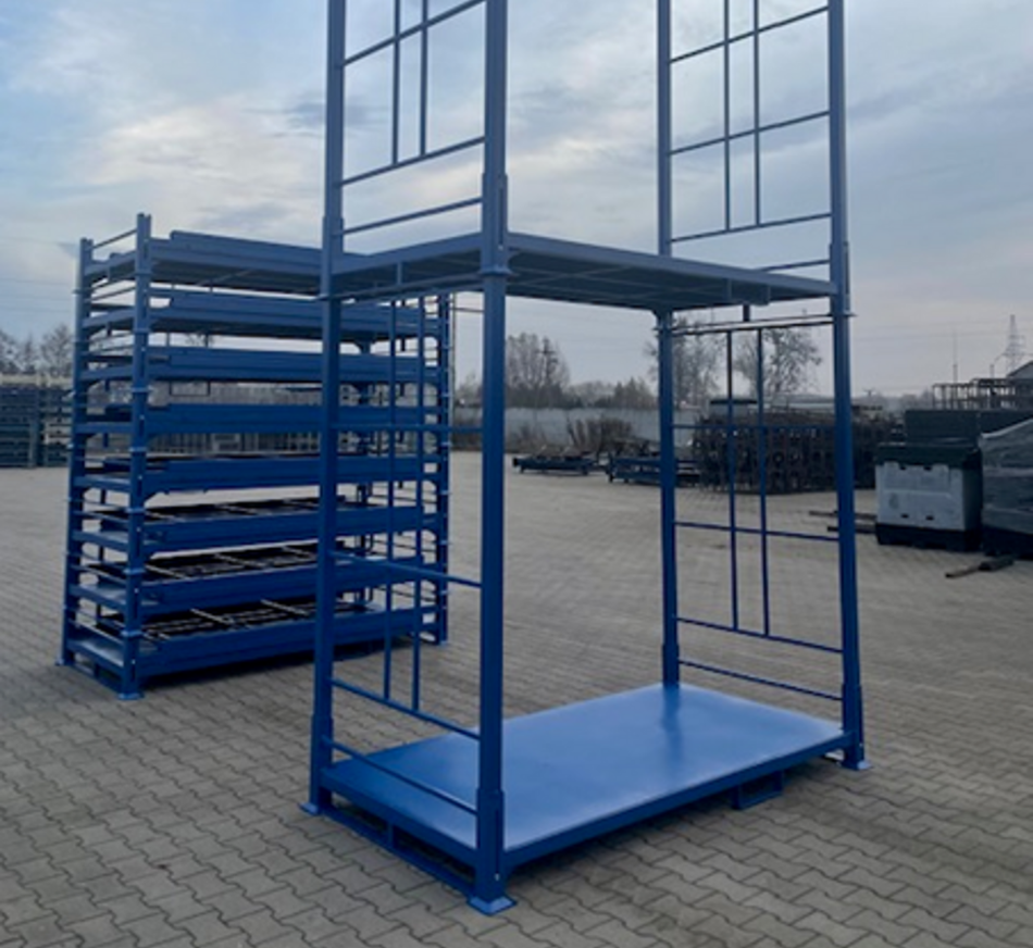 Blue metal pallet racking for warehouse storage and organisation. Durable and versatile shelving units.