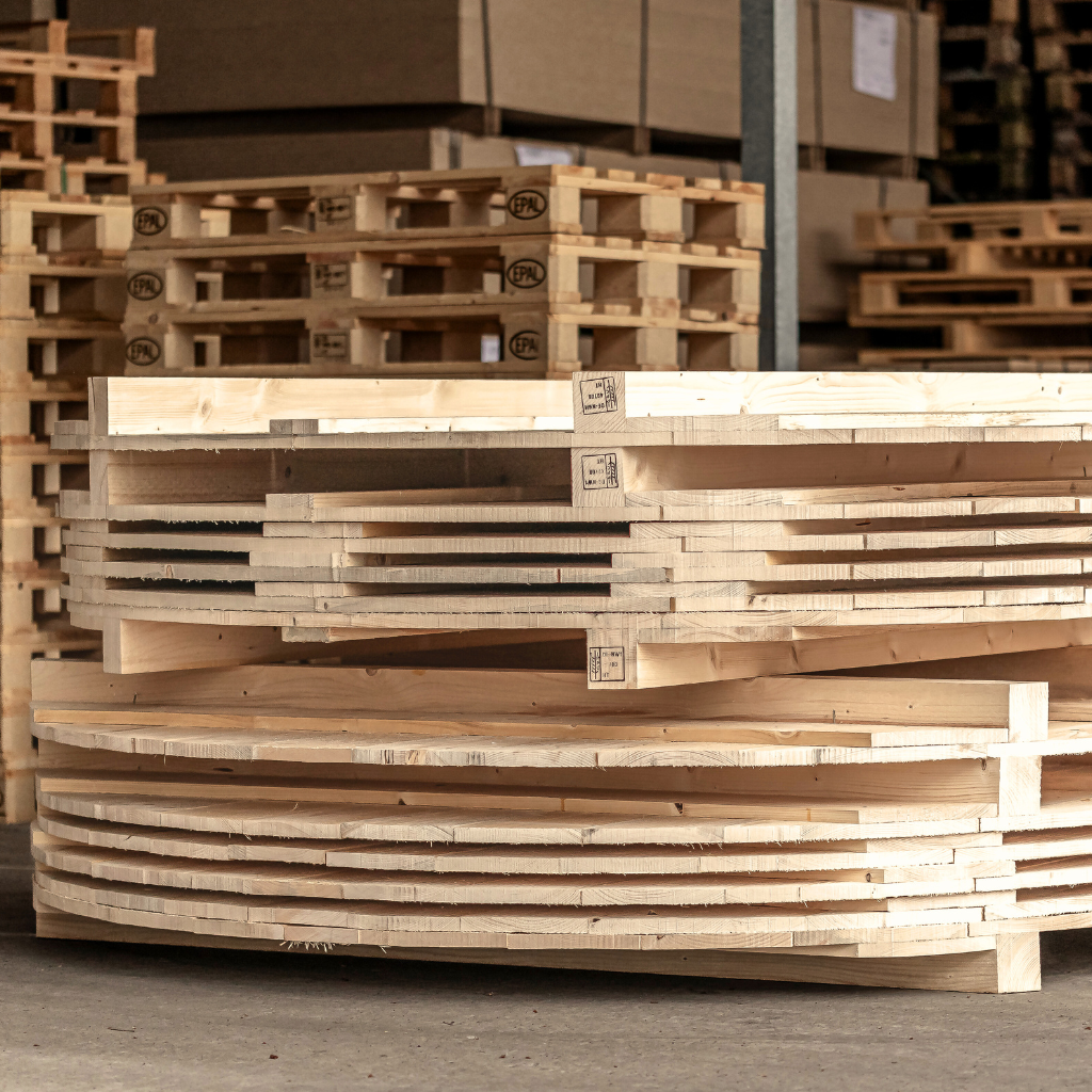 Heavy-duty wooden pallet