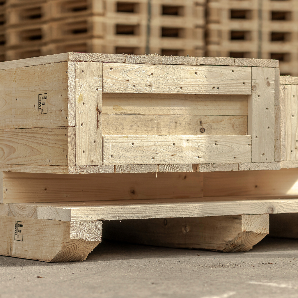 Heavy-duty wooden pallet