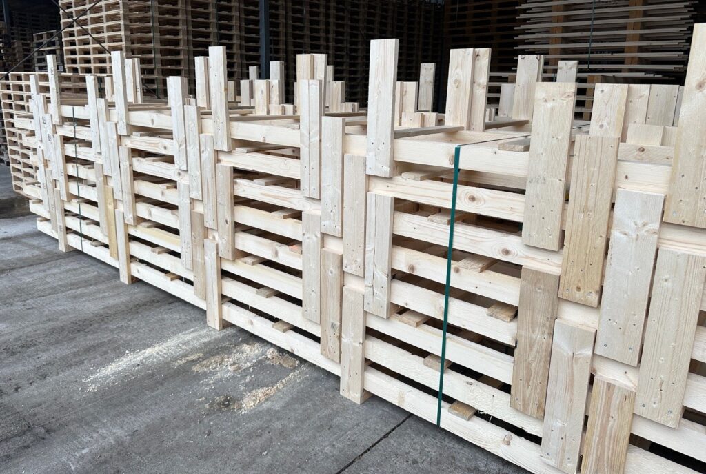 stanchion pallet